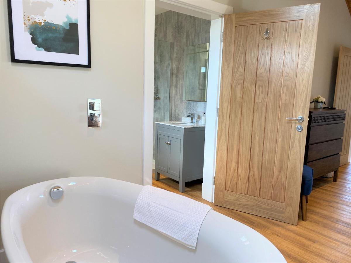 Pheasant Lodge With Hot Tub Forgandenny 외부 사진