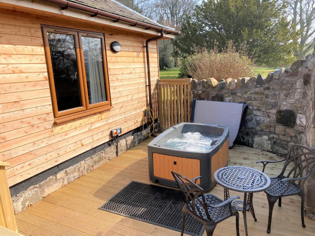 Pheasant Lodge With Hot Tub Forgandenny 외부 사진