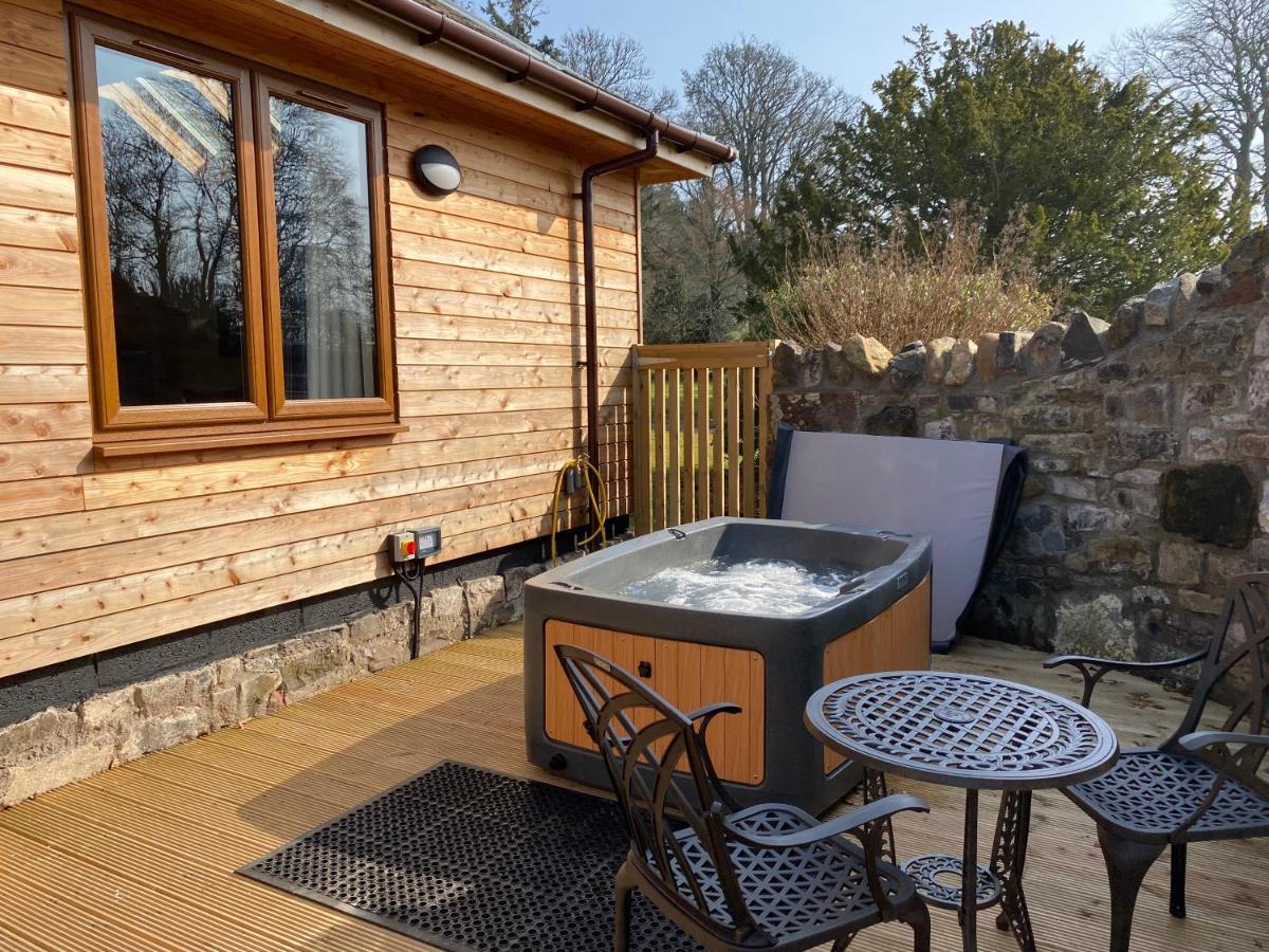 Pheasant Lodge With Hot Tub Forgandenny 외부 사진
